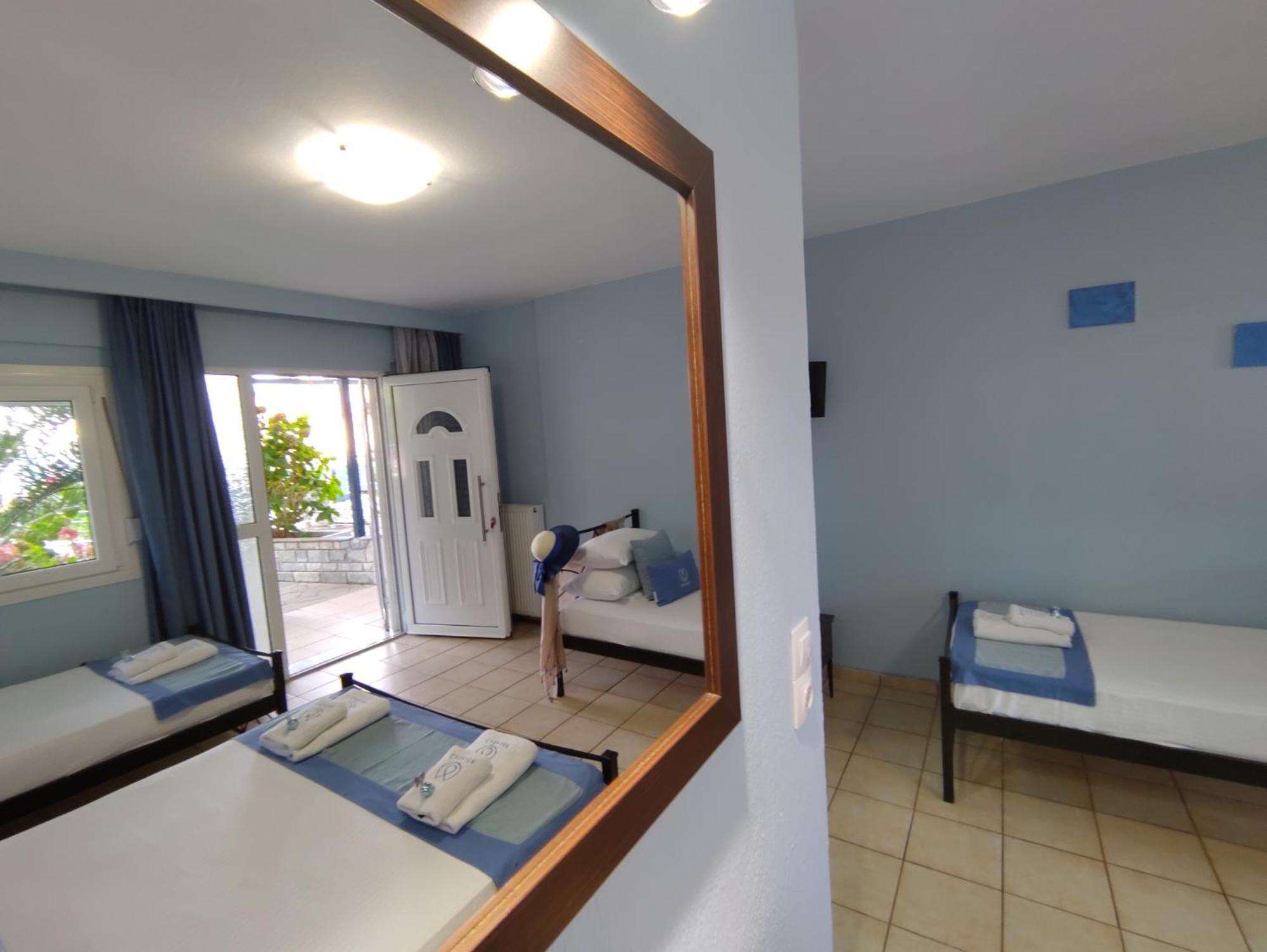 Celeste Deluxe Apartments Skala Potamia  Rum bild